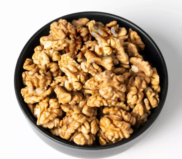 مغز گردو آذر شهر ایرانی تازه و باکیفیت